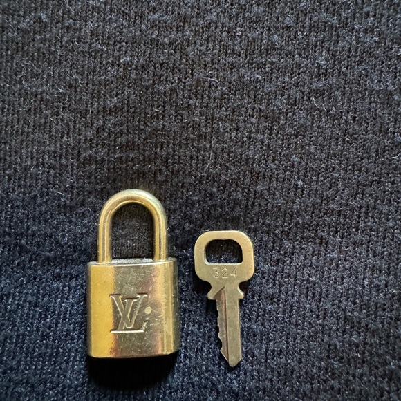 Authentic Louis Vuitton #324 Lock and Key - Picture 3 of 5